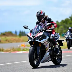 Campeonato Latinoamericano Femenino Yamaha R3 BLU CRU